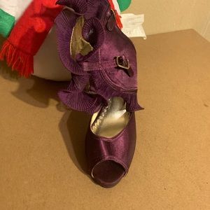 Heels size 9 super cute